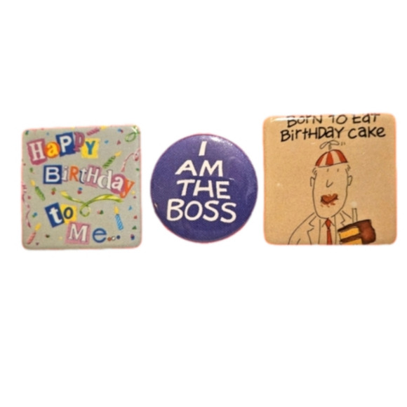 π£Vintage 80s 90s American Greetings Birthday ππ Button Pins w/ I Am The Boss - Picture 1 of 7
